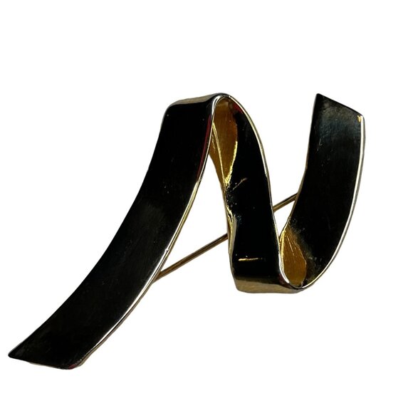 Vintage Brooch Pin Collection: Gold & Silver-Toned Stork With Top Hat Teapot Mod - Picture 6 of 9